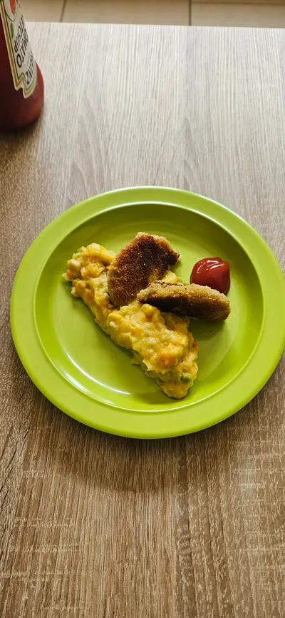 Mittagessen mit Gemüse und Panaden – täglich frisch gekocht und kindgerecht